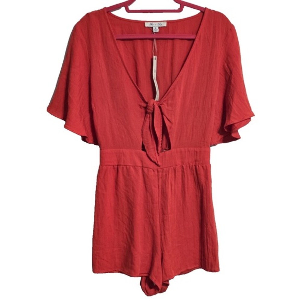 NWT She + Sky Women's 's Red Short Sleeve Belted Romper Size Large Resort Wear